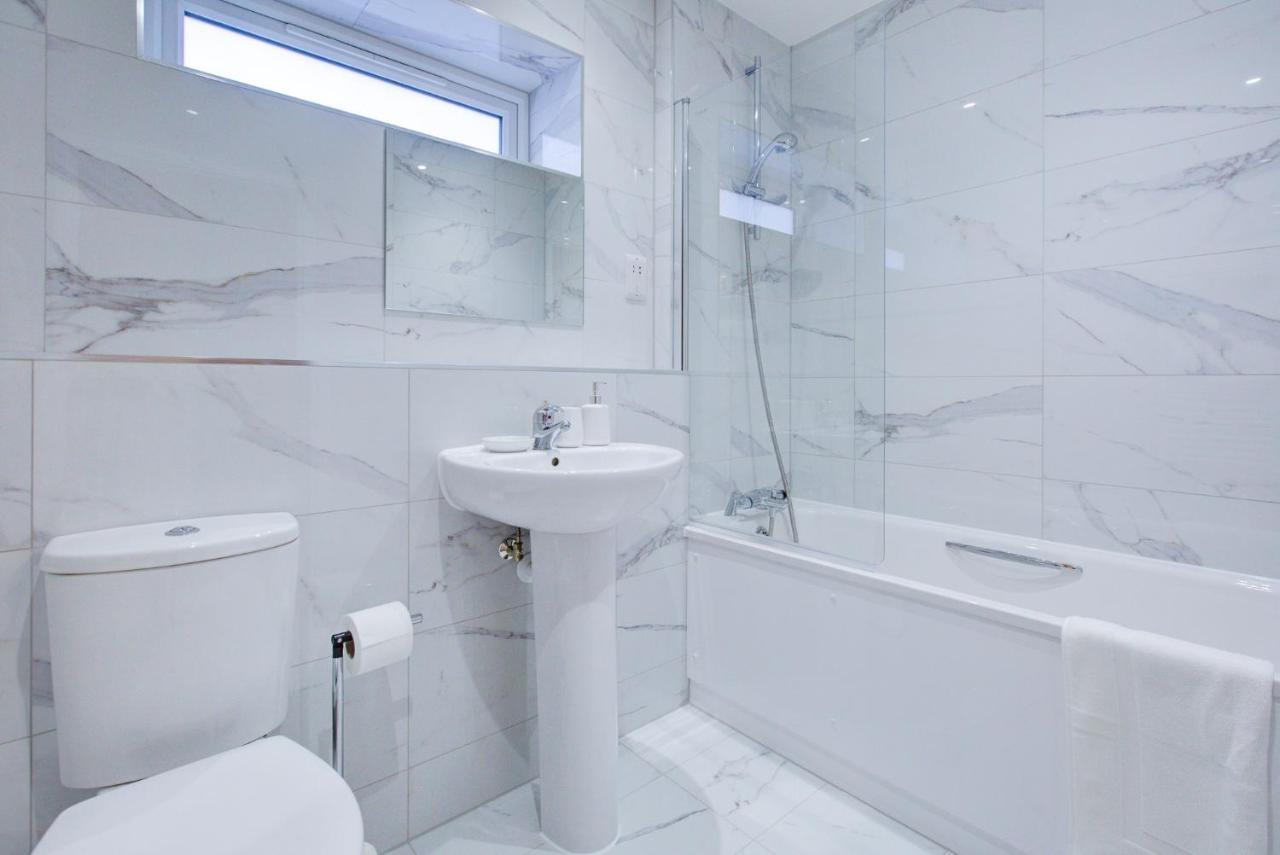 Hybrid Resi - London, Mitcham Close To Tooting And Wimbledon Митчам Экстерьер фото