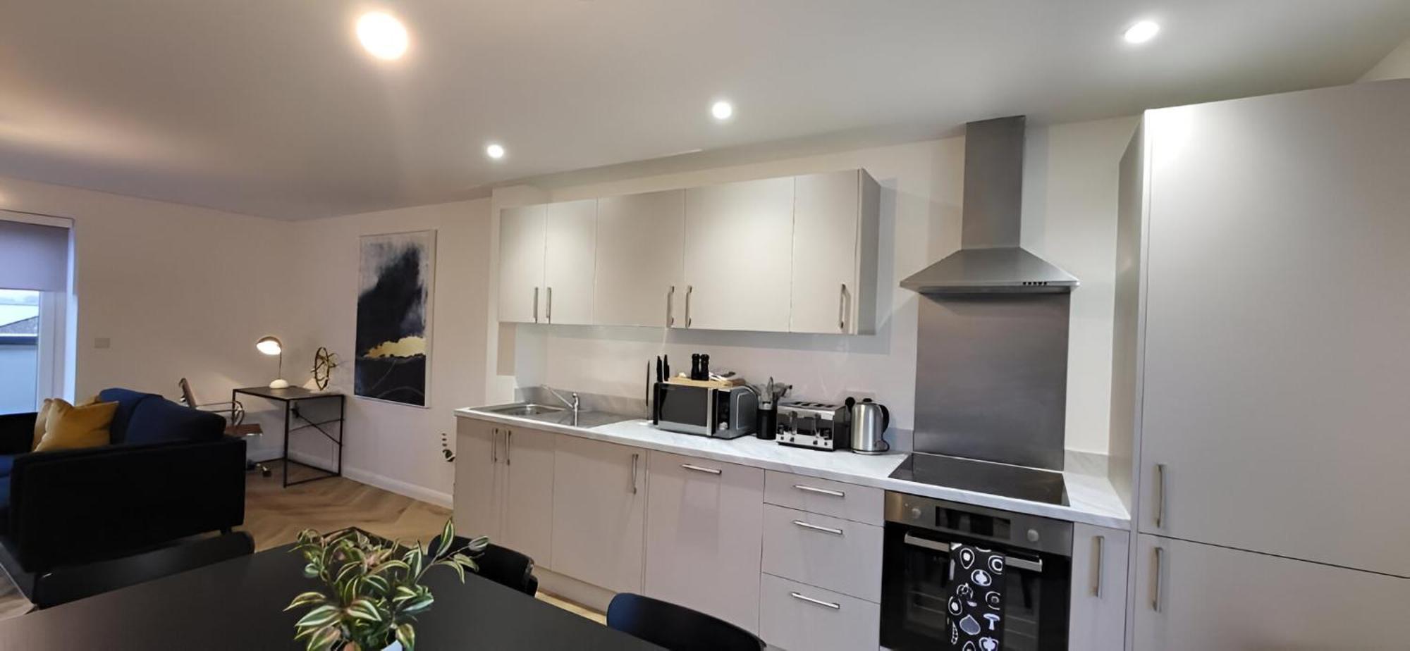 Hybrid Resi - London, Mitcham Close To Tooting And Wimbledon Митчам Экстерьер фото